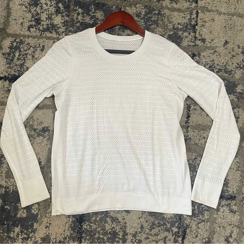 Lululemon White Breezy By Longsleeve Size 8/10‎